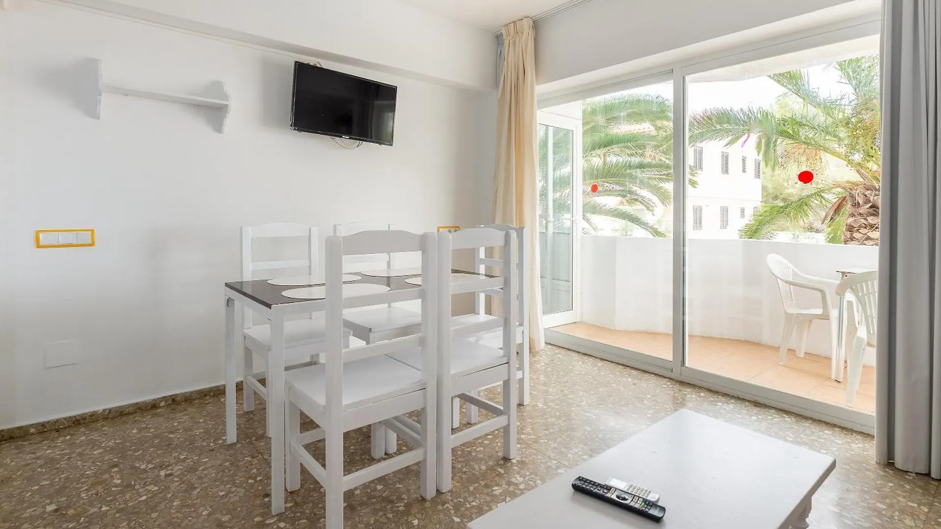 Apartment Apartamento Trilo 12 Es Pujols